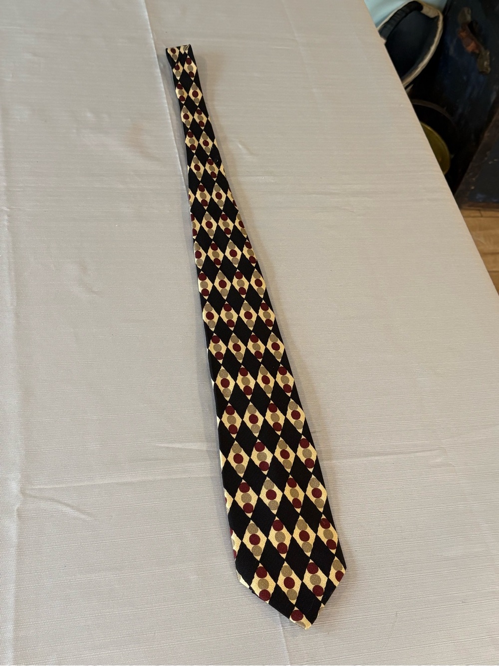 Giovanni Classic Black and Gold Geometric Men's Tie